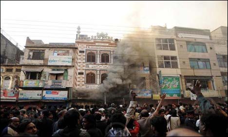 Rawalpindi: The situation remains tense in violation of the curfew, 8 people arrested