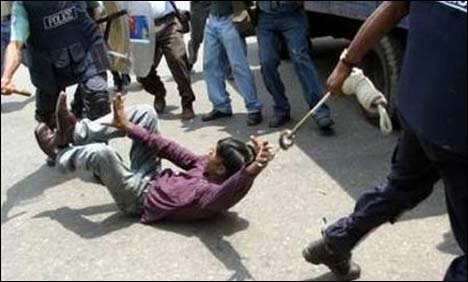 Bangladesh opposition strike during the clashes, one dead